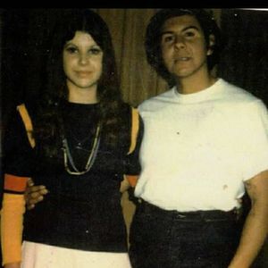 Meet your Posher, Gloria